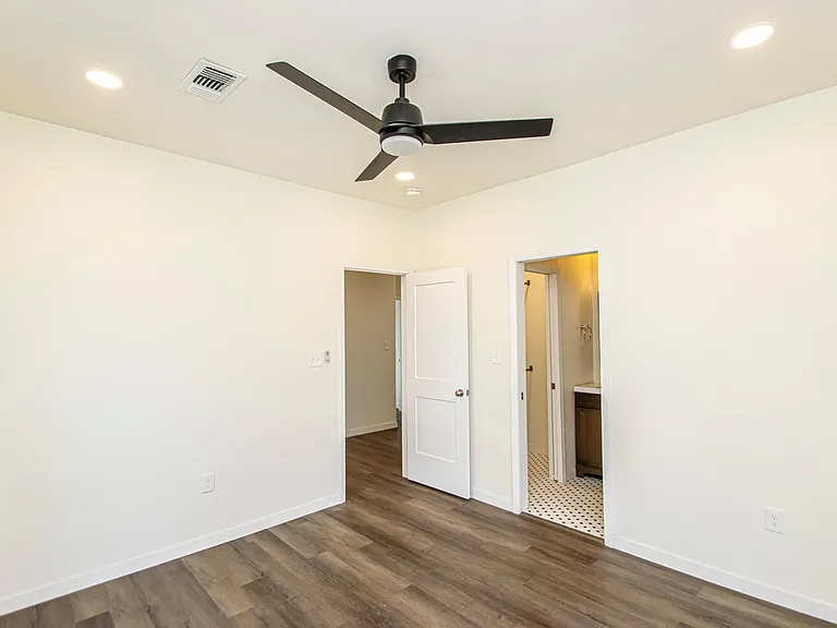 805 Maple St — Photo 9