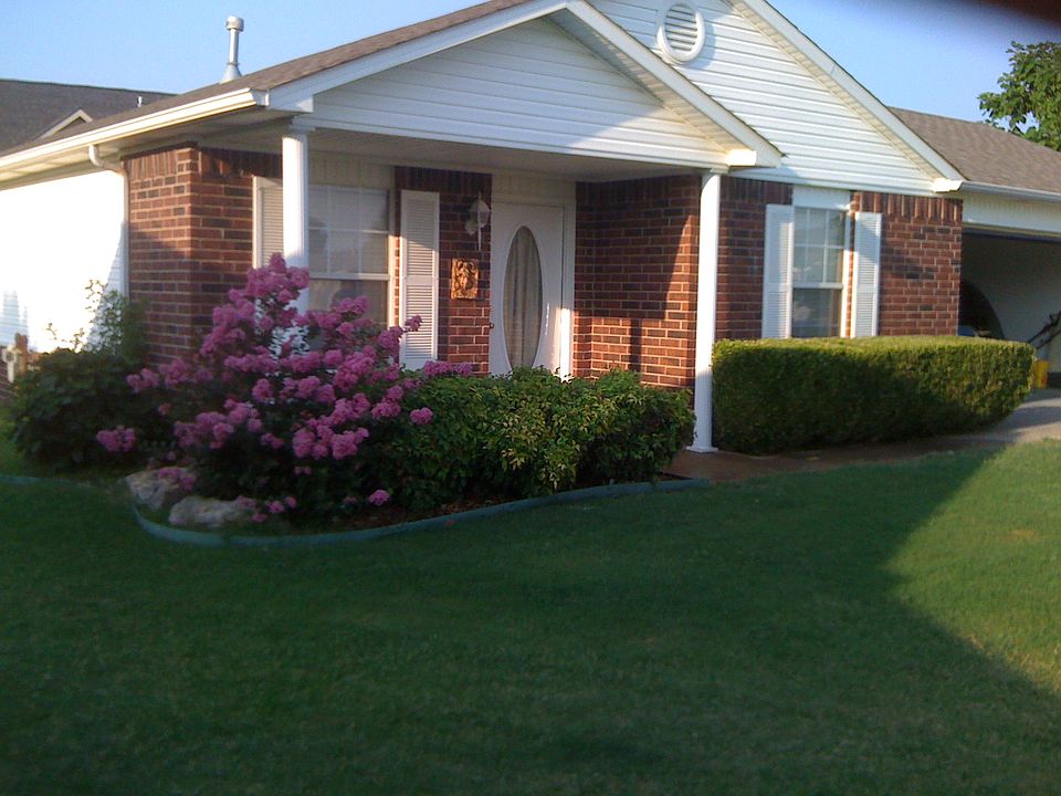 FRONT LEFT SIDE HOUSE
