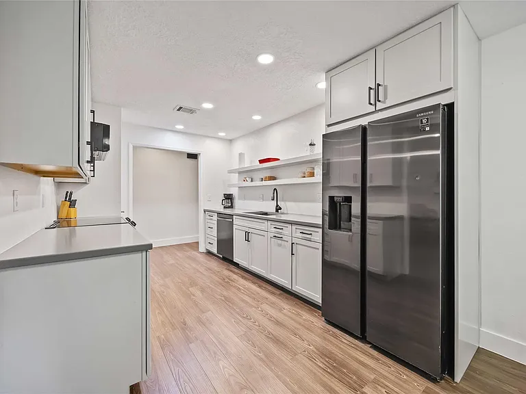 22419 Deville Dr — Photo 12