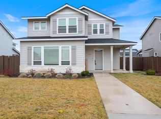 764 NW 27th St, Redmond, OR 97756