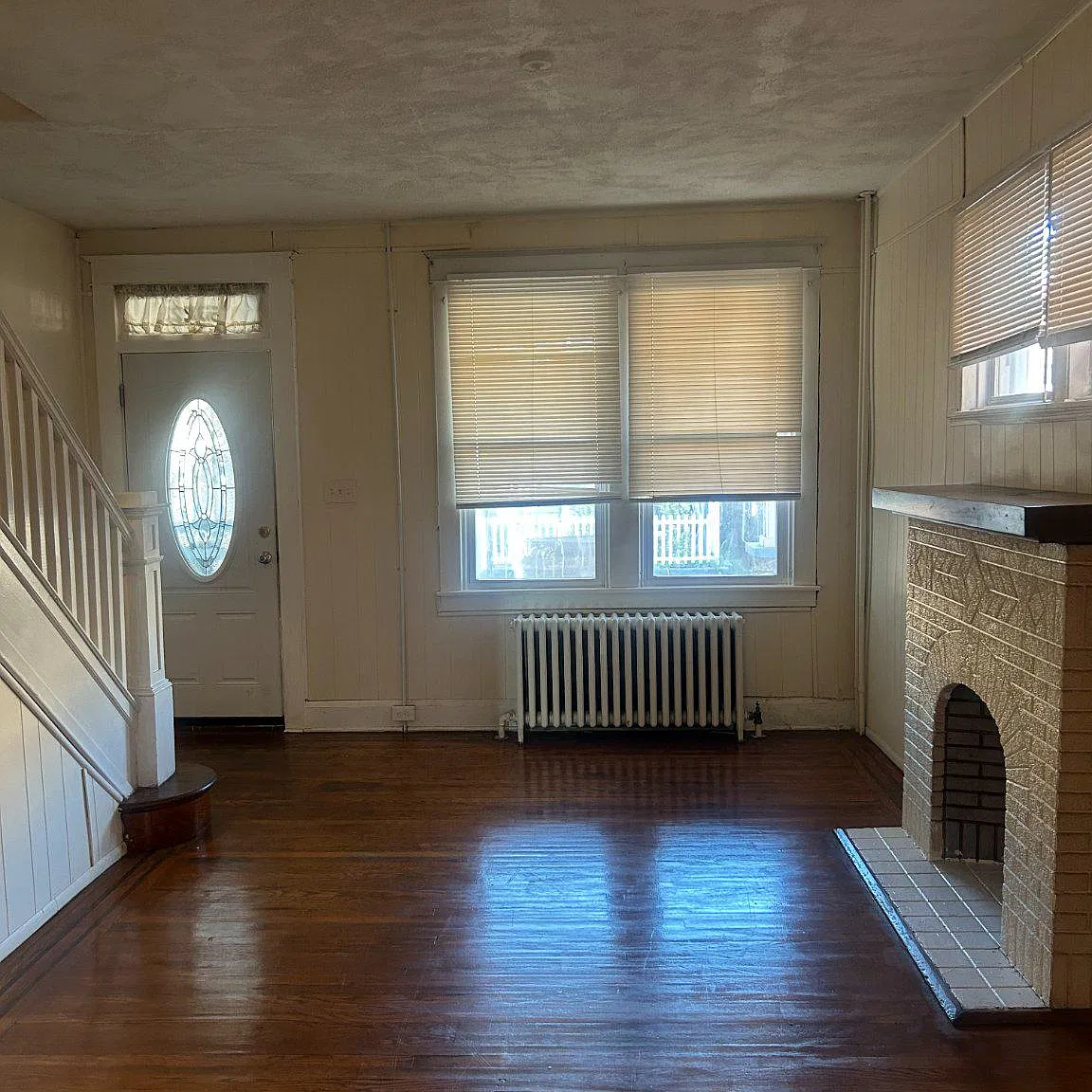 3 bed, 1.0 bath, 1288 sqft, $1,430 — Photo 3