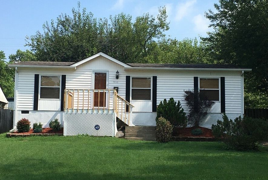 1st image of 300 Marian Dr