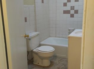2725 S 70th St #2, Philadelphia, PA 19142