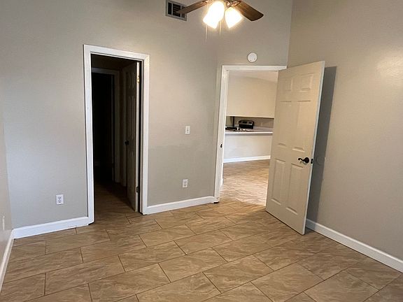 3rd image of 1501C Green Acres Blvd