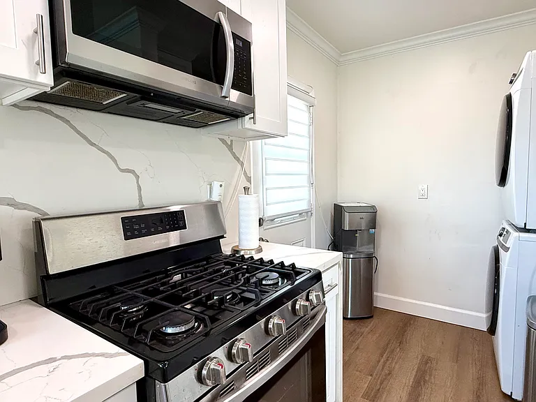 21316 Lynton Ave — Photo 10