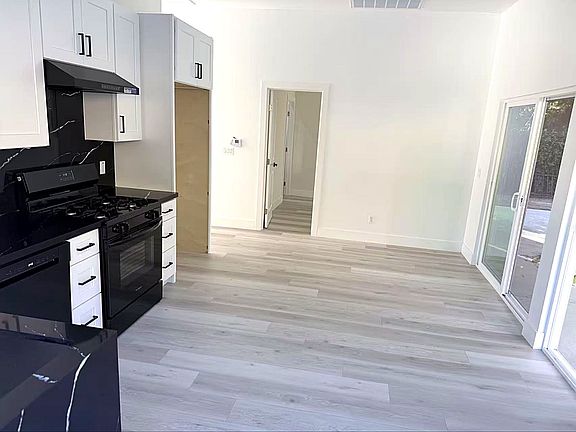 5th image of 730 Amador Cir #B