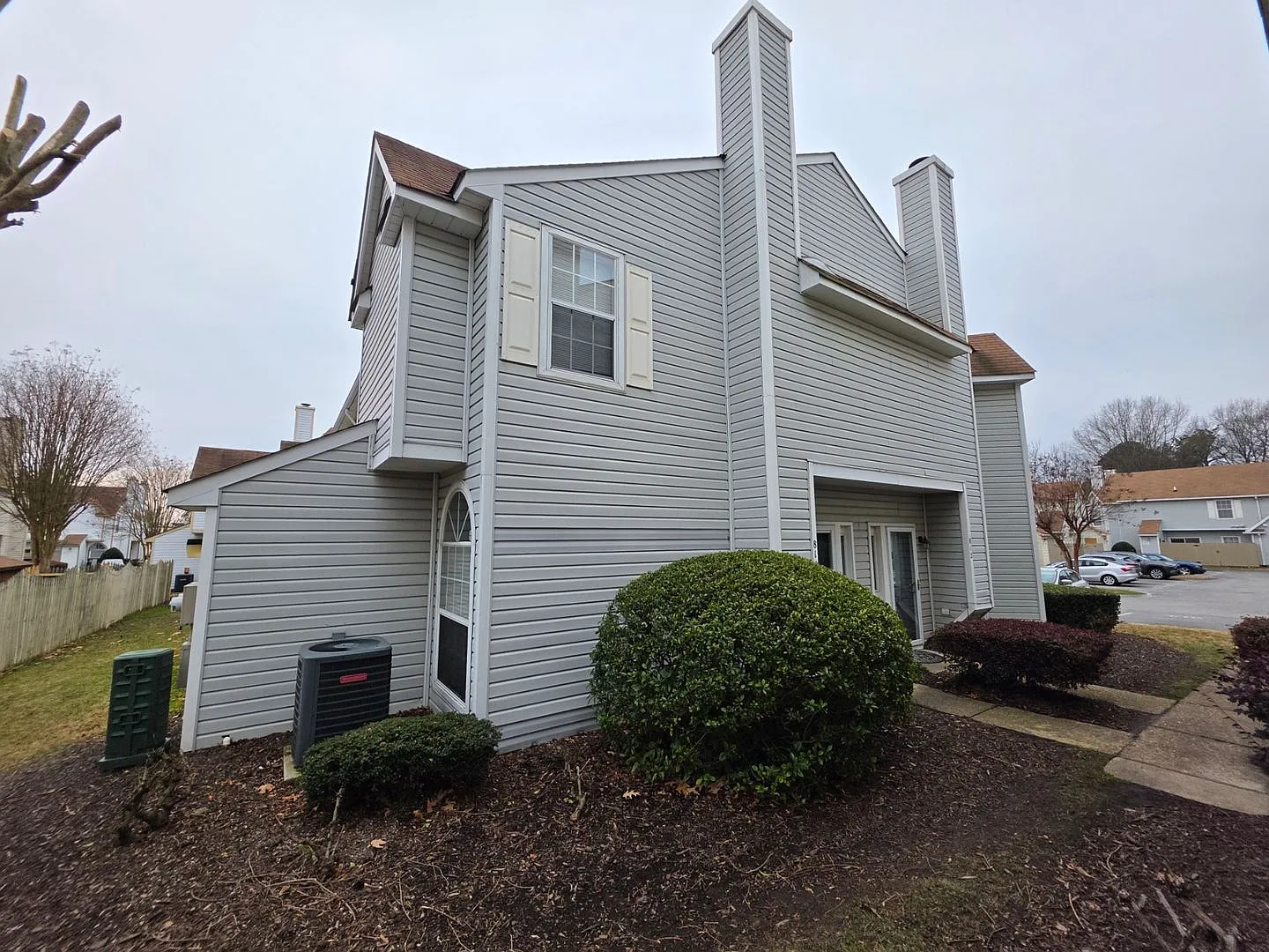 Pembroke Crossing Condos — Photo 1