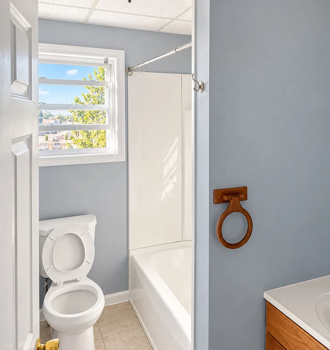 3 bed, $2,000 — Photo 2