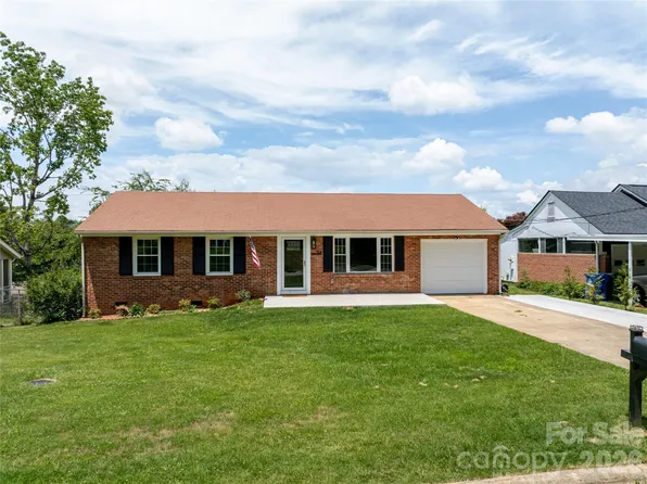 88 Skyview Ter, Asheville, NC 28806
