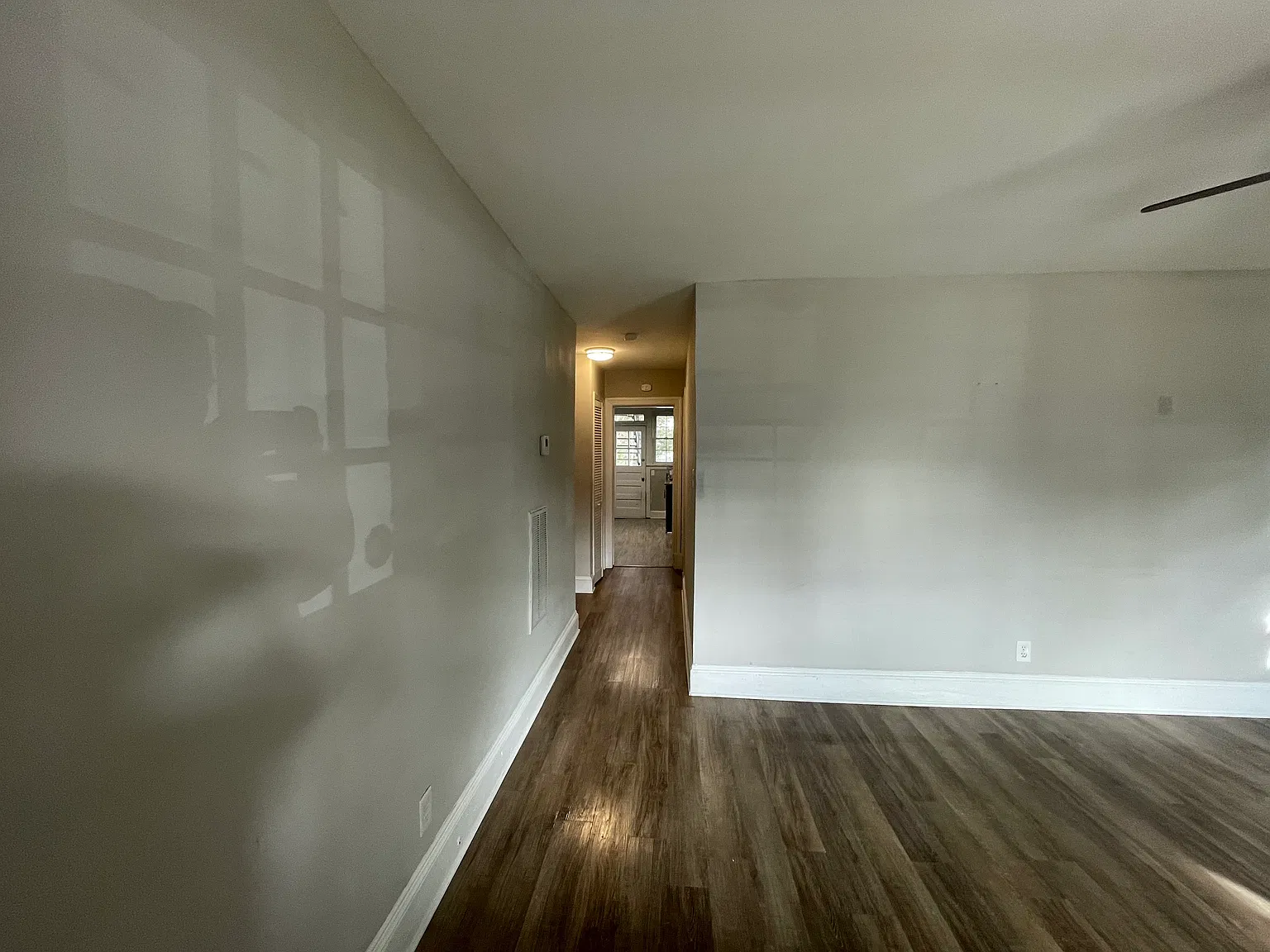 2 bed, 900 sqft, $1,800 — Photo 4