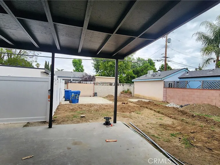 15709 Devonshire St — Photo 31