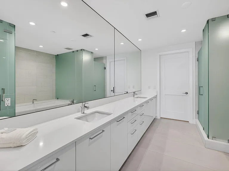 153 N Seabreeze Blvd #901 — Photo 30