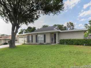 221 Whispering Oaks, Live Oak, TX 78233