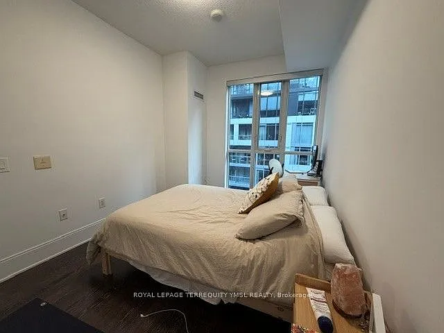 560 Front St W #806 — Photo 24