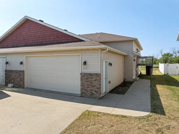 3133 8th St NE, Minot, ND 58703