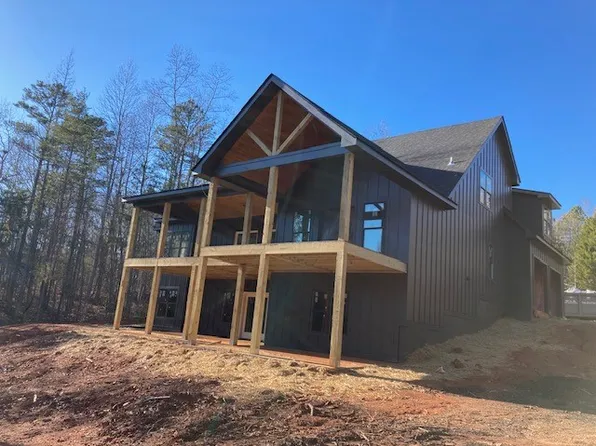 228 Lake Place Dr, Lavonia, GA 30553