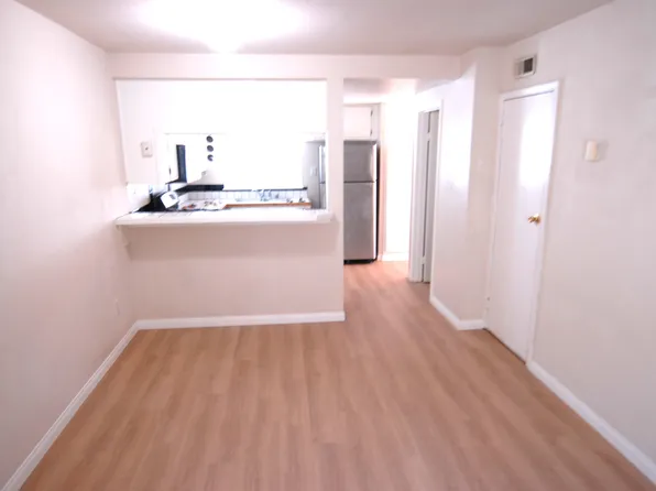 230 16th Pl #C, Costa Mesa, CA 92627