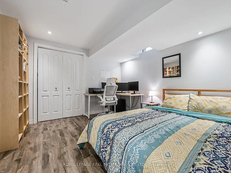 2485 Wooden Hill Cir — Photo 32