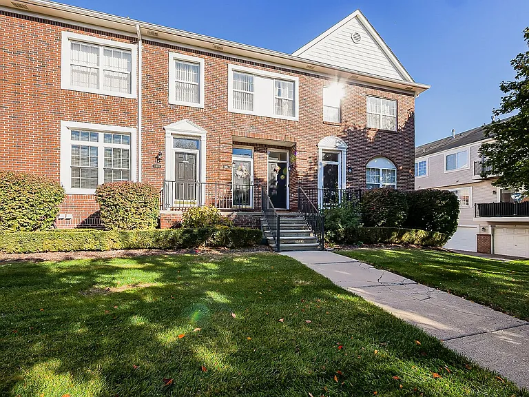 14520 Vauxhall Dr — Photo 20