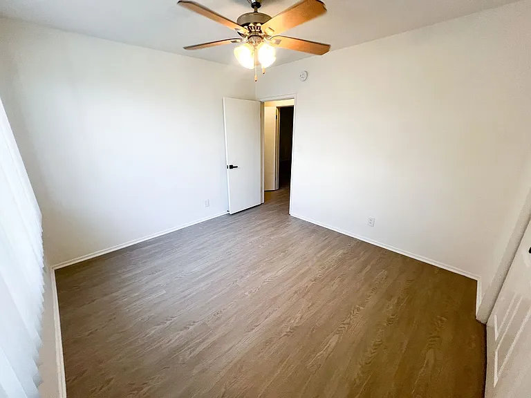 10907 Fruitland Dr — Photo 21