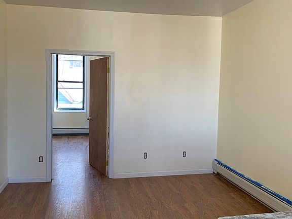 5th image of 235 Summit Ave APT 1