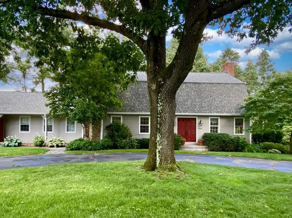 162 Blueberry Hill Rd, Longmeadow, MA 01106