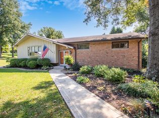 5127 Country Hills Dr, Aurora, IN 47001