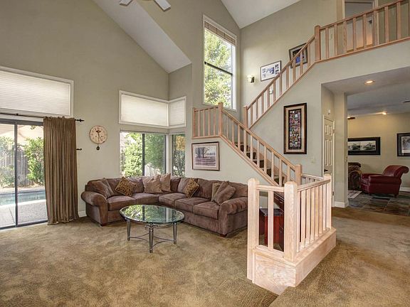 2nd image of 501 Wexford Ct