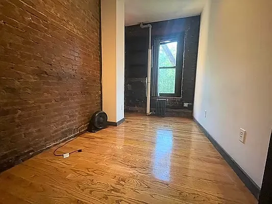 Rented by PocketBroker Inc | media 16