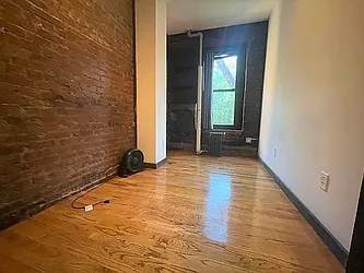 Rented by PocketBroker Inc