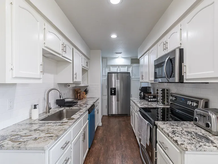 8073 Bonnie Cir — Photo 8