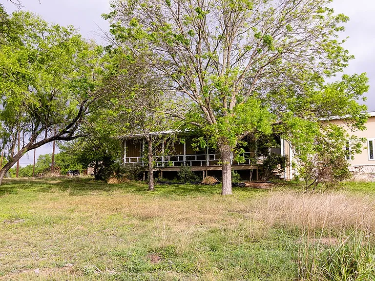 123 FM 480 — Photo 37