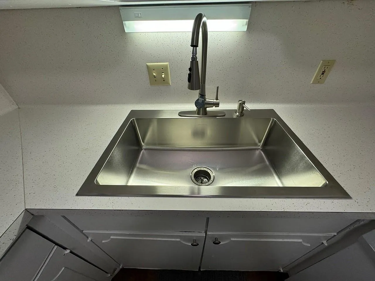 1 bed, 1.0 bath, 744 sqft, $1,150 — Photo 4