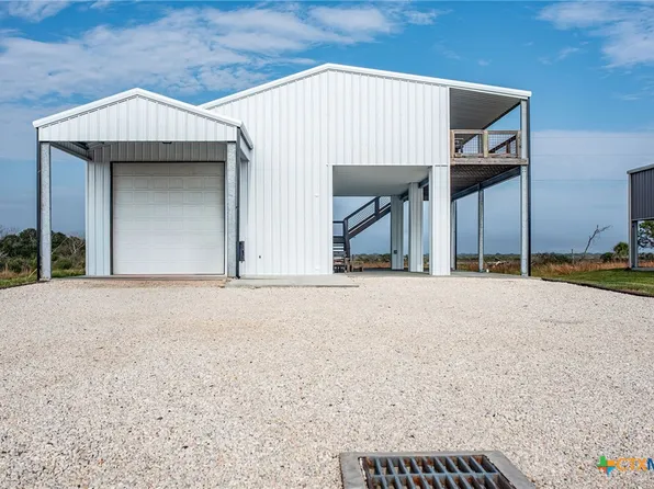 38 Penny Ln, Pt O Connor, TX 77982