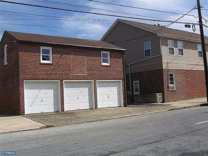 2nd image of 2915 Lancaster Ave