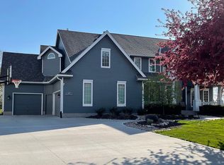 2437 S 183rd Cir, Omaha, NE 68130