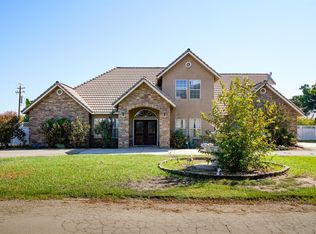 19360 Maple Ave, Laton, CA 93242