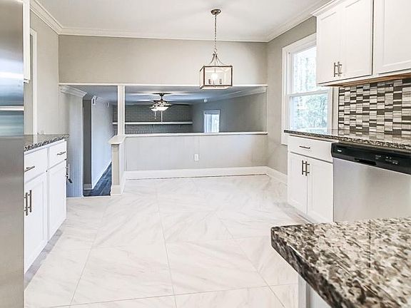kitchenette/informal dining area