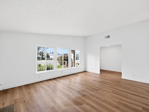 4th image of 7134 Mathis Ct