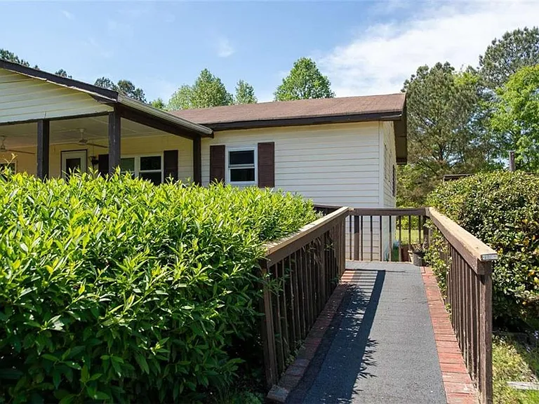 3131 Langley Rd — Photo 8