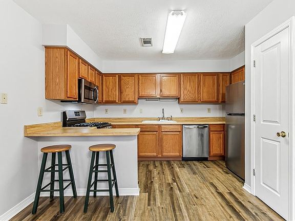 3rd image of 2605 Pauger St