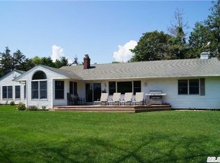 31 Club Ln, Remsenburg, NY 11960