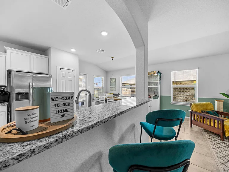8402 Pleasant Trail Dr — Photo 13