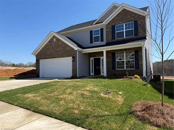1869 Black Horse Rd #75, Kernersville, NC 27284