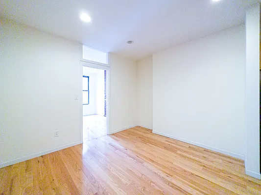 Rented by Compass | media 18