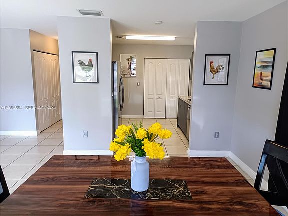 5th image of 2884 SW 36th Ave
