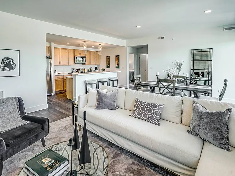 Riverside Village Apartments — Photo 126