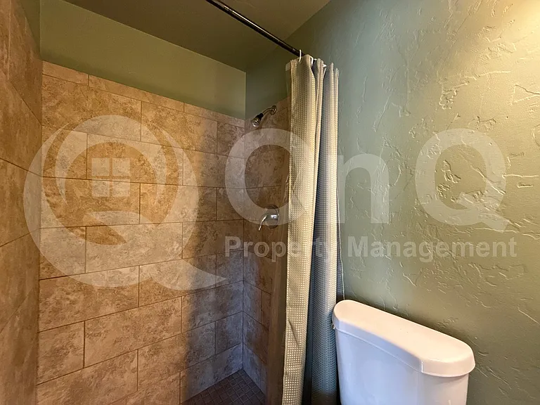 7408 E 29th St — Photo 37