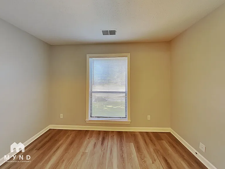 8233 Trinity Rd — Photo 16
