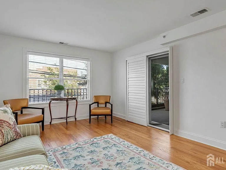 112 N Broadway St #C — Photo 8